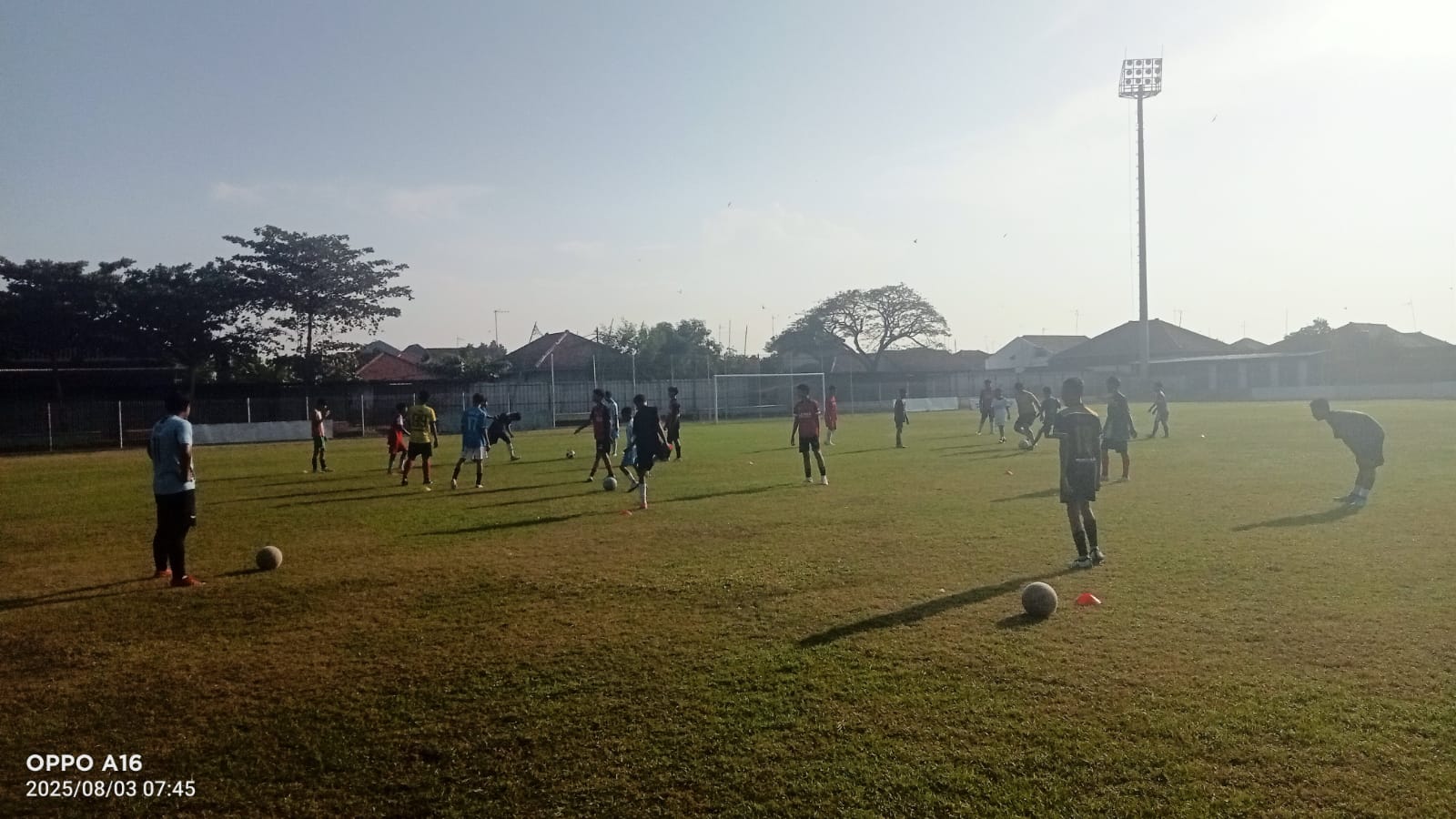 Latihan Rutin SEPAK BOLA SMANBIN
