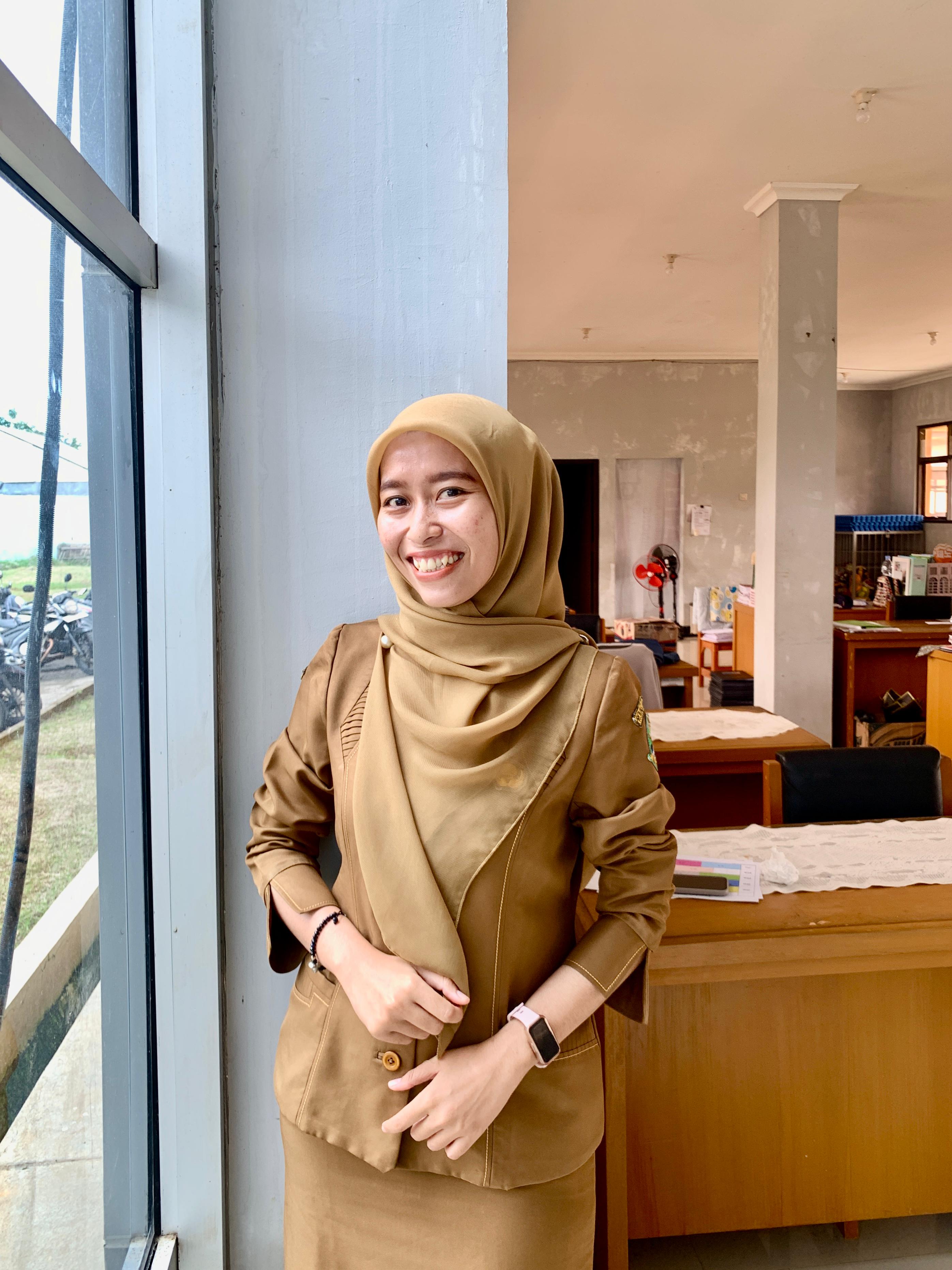 Rosalia Noor Hakim, S.Pd